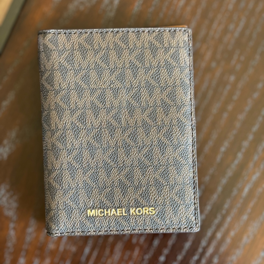 Michael Kors Card  Passport Holder